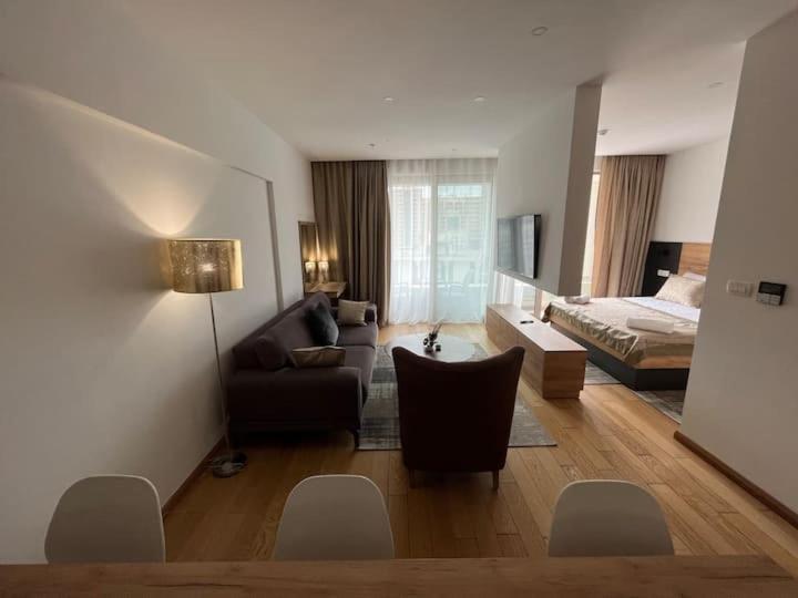 Apartments Lux Budva Exteriör bild