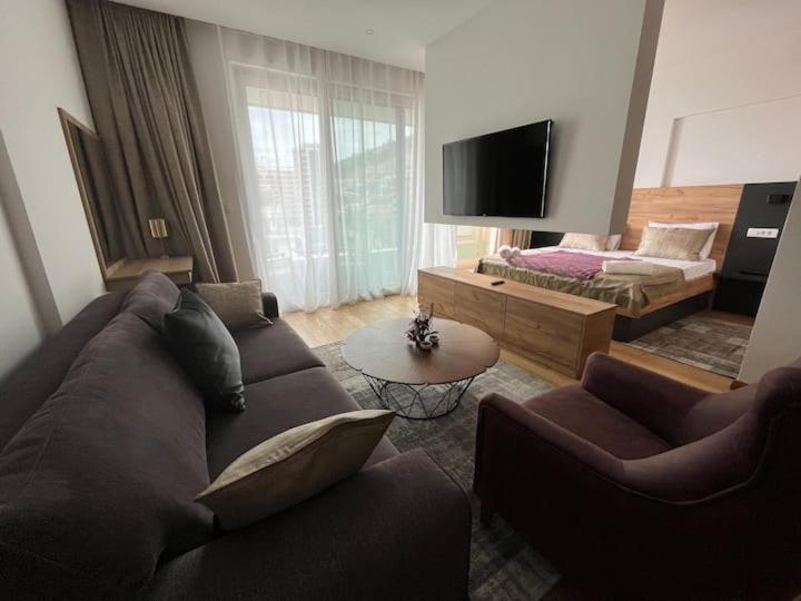 Apartments Lux Budva Exteriör bild